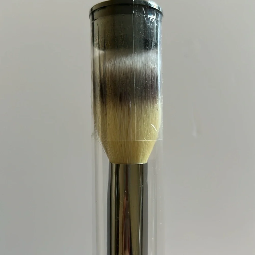 IT Cosmetics Heavenly Luxe French Boutique Blush Brush #4  cream & Powde…